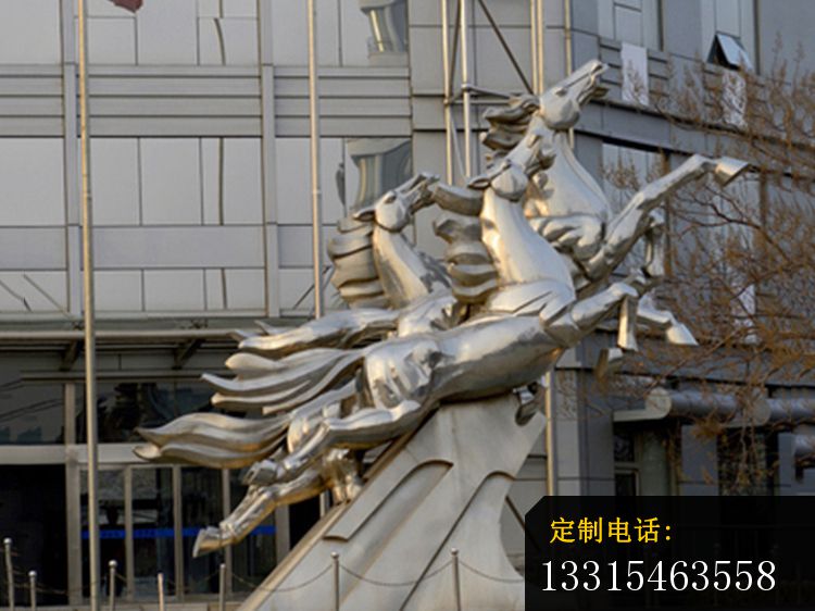 不锈钢奔腾的马雕塑，广场景观摆件_750*562