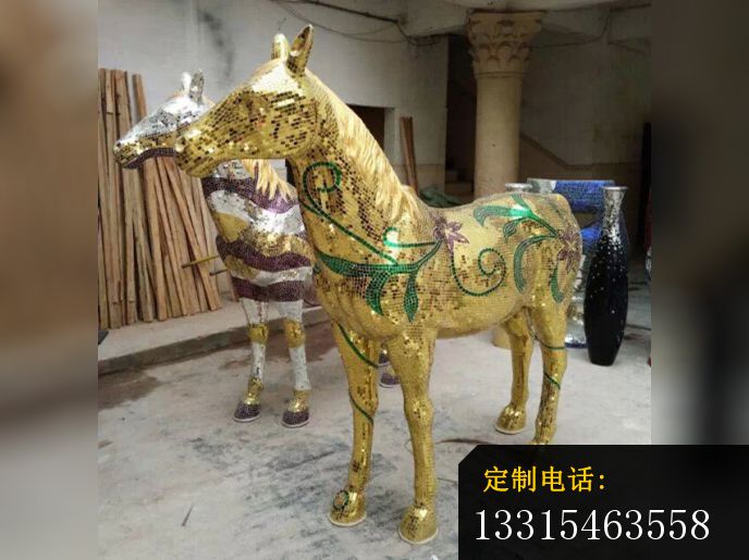 不锈钢彩绘马广场景观雕塑_688*515