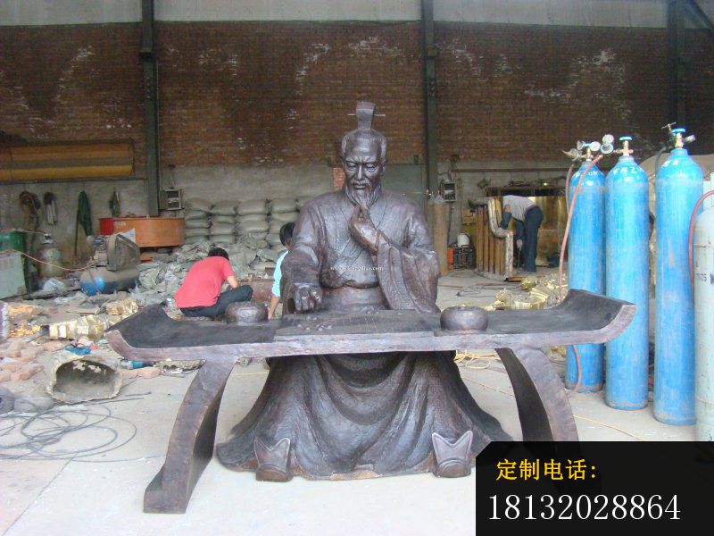 古代人物下棋铜雕，人物雕塑_800*600
