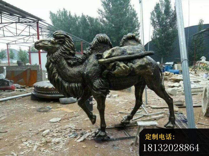 骆驼铜雕，驮着东西的骆驼_800*600