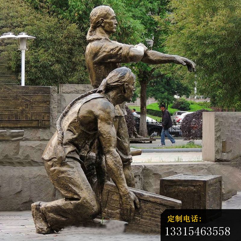 搬东西的人物广场景观铜雕_800*801