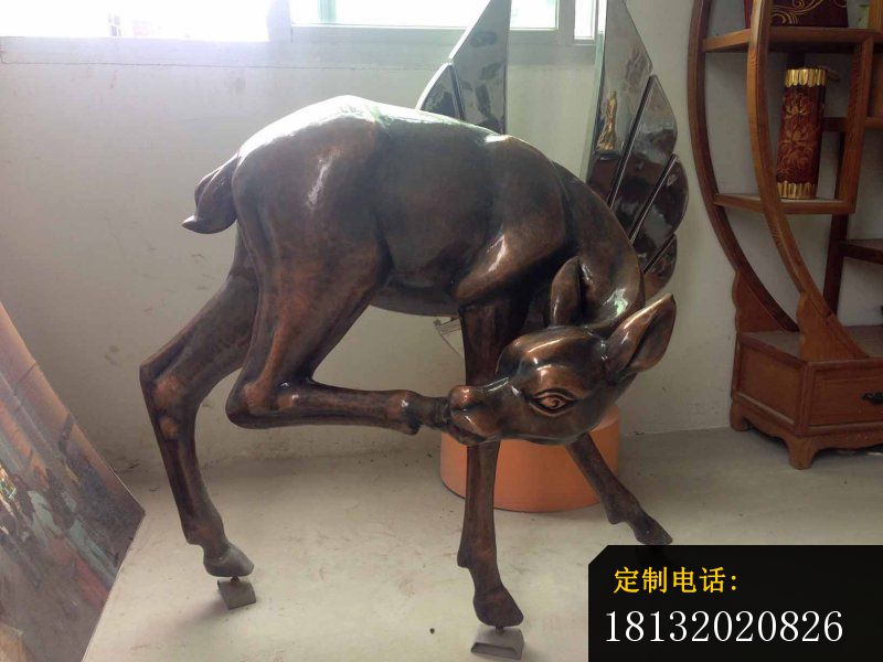 玻璃钢小鹿雕仿铜动物雕塑_800*600