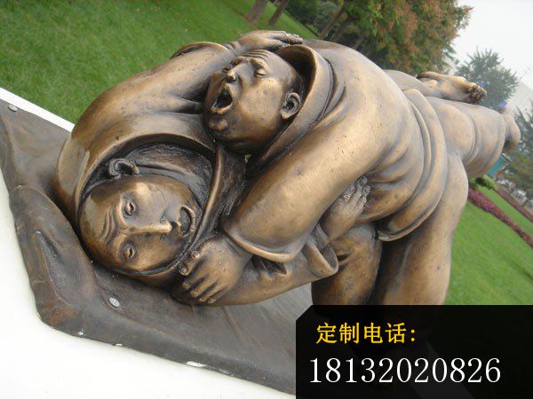 抽象人物摔跤雕塑公园小品铜雕_600*450