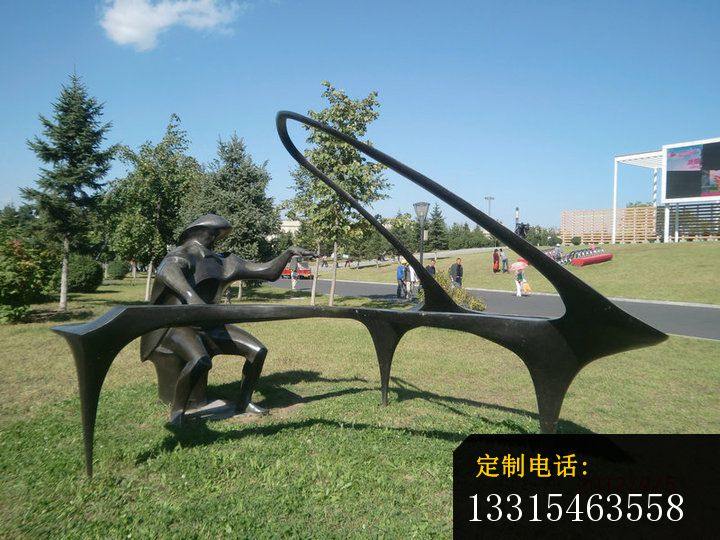 弹钢琴铜雕，公园抽象人物铜雕_720*540