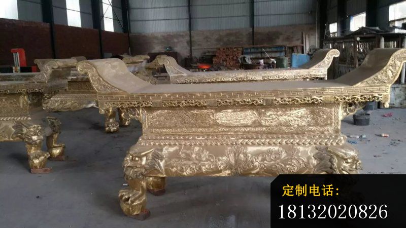 古代桌子铜雕铸铜桌子雕塑 (1)_800*450