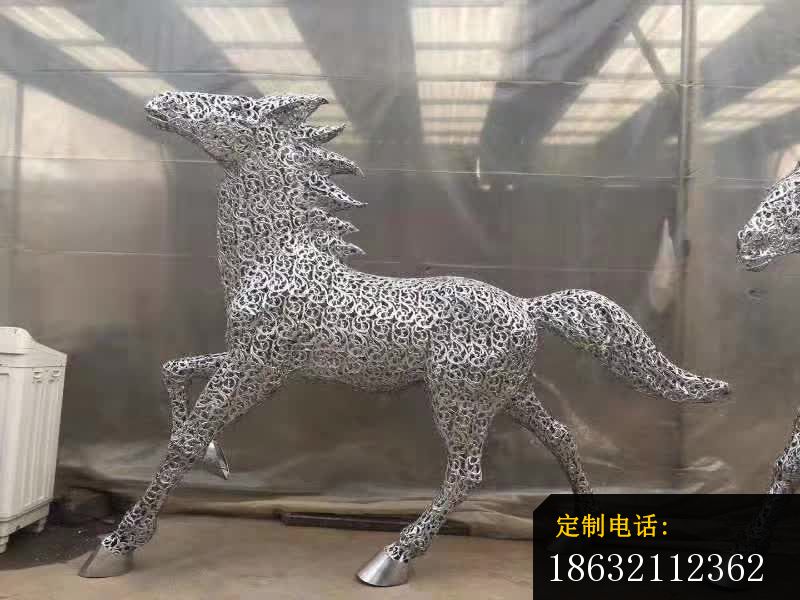 不锈钢镂空奔跑马雕塑 (1)_800*600