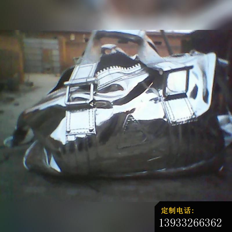 公园不锈钢手提包景观雕塑_800*800
