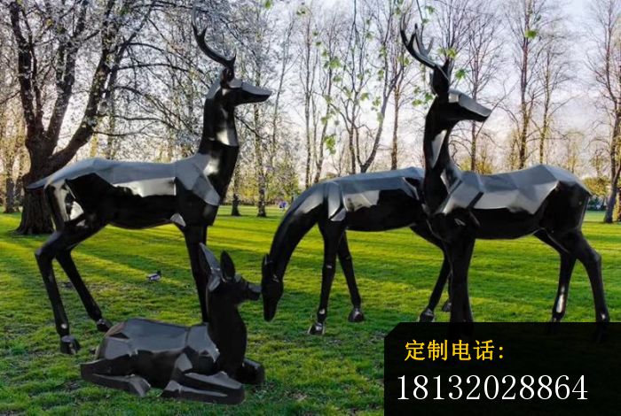 黑色几何鹿雕塑_700*470