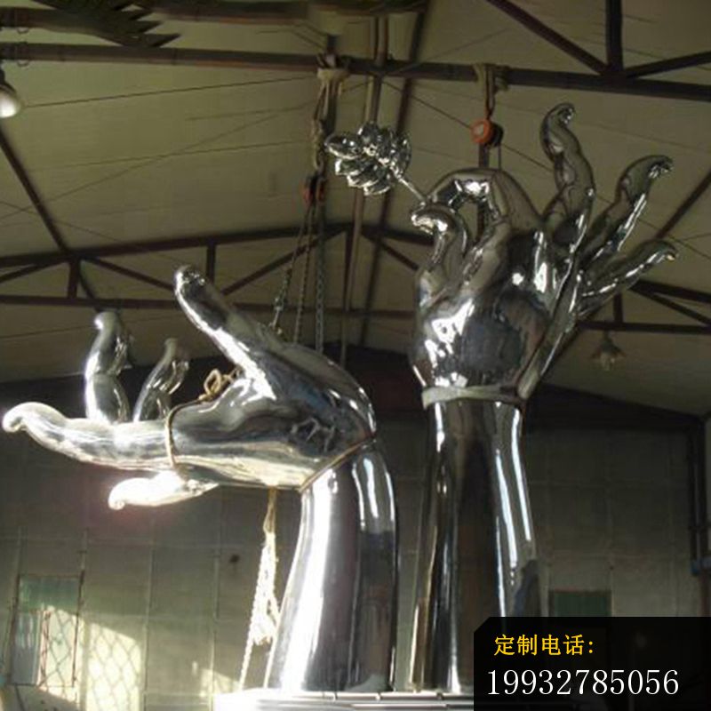 不锈钢手拿簪花  公园景观雕塑_800*800