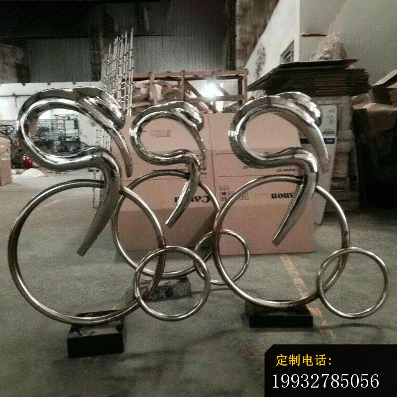 抽象人物赛车雕塑，不锈钢公园运动雕塑_800*800