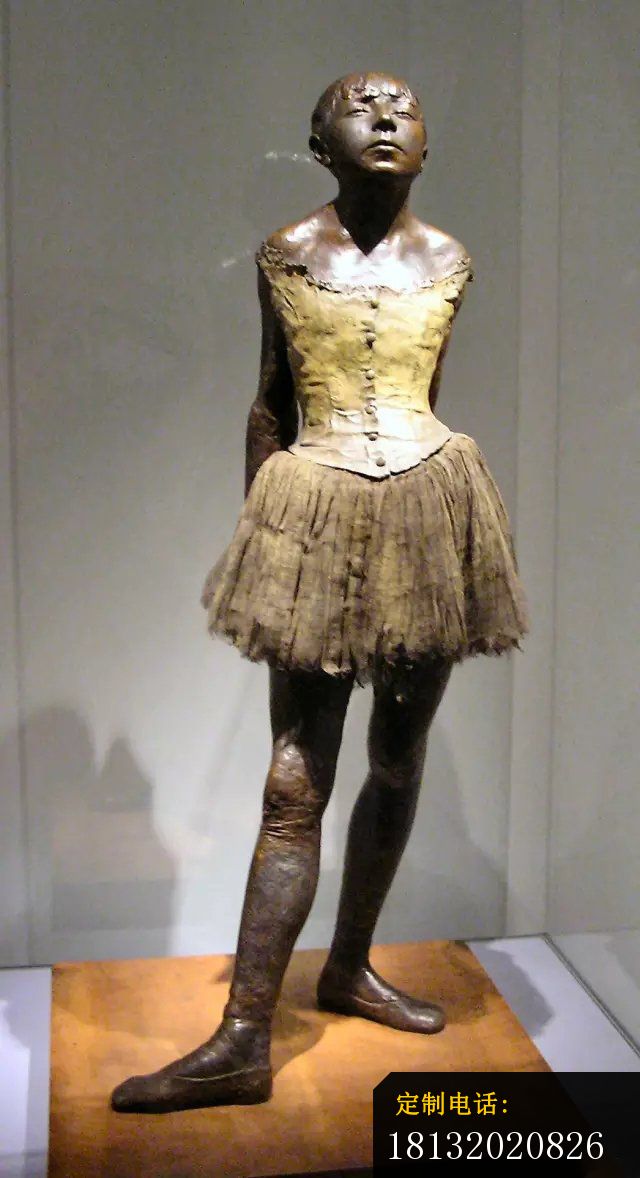 穿裙子的女孩铜雕，商场人物铜雕_640*1178