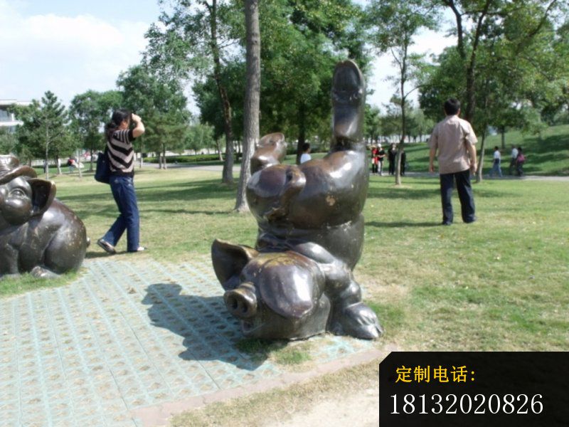 倒立的猪铜雕，公园动物铜雕_800*600