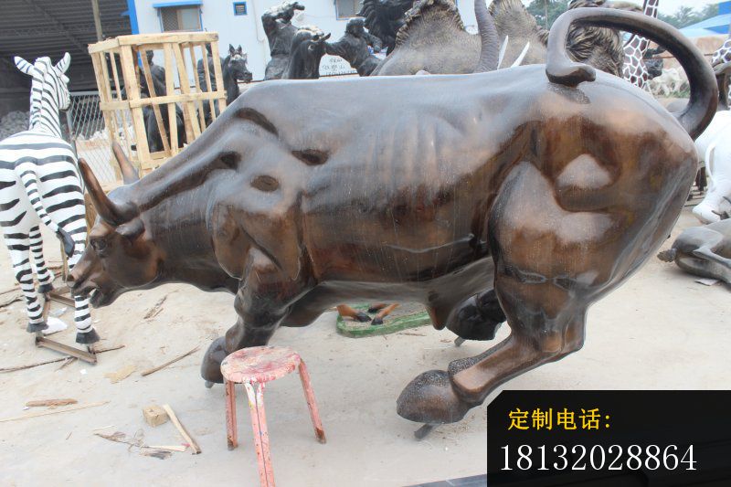 仿铜牛雕塑玻璃钢动物雕塑_800*533