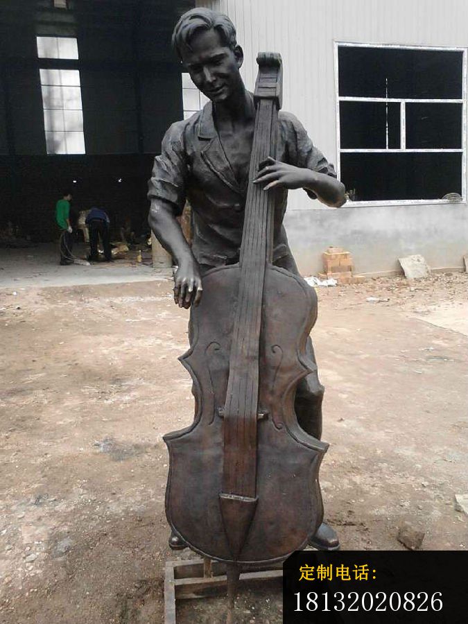 拉大提琴的人物铜雕，公园景观铜雕_675*900