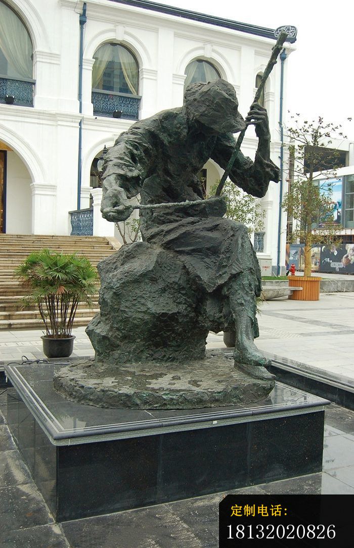 拉二胡的人物铜雕，步行街景观铜雕_700*1085