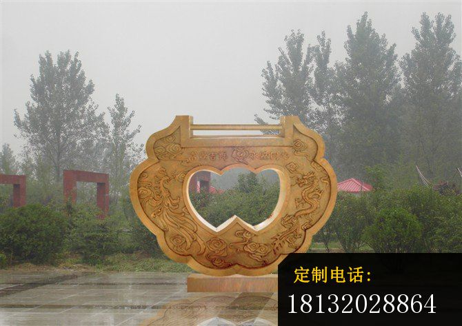 铜锁雕塑公园景观铜雕_670*473