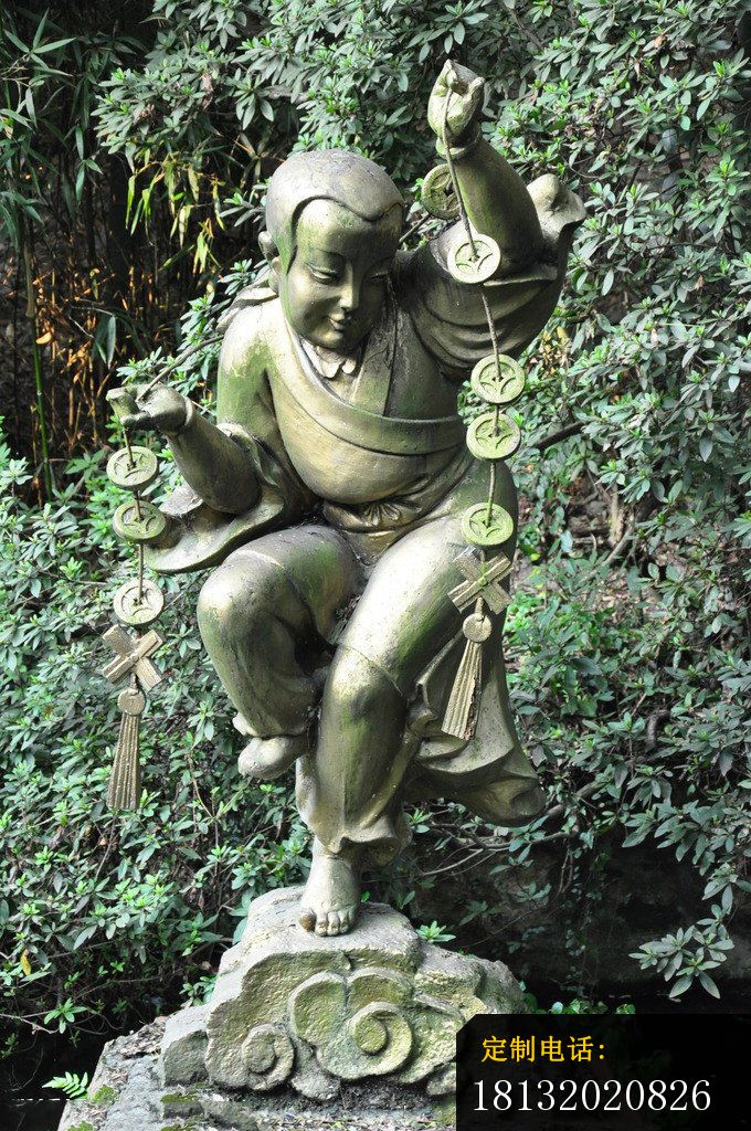 拿着钱串的古代铜雕，公园人物铜雕_680*1024