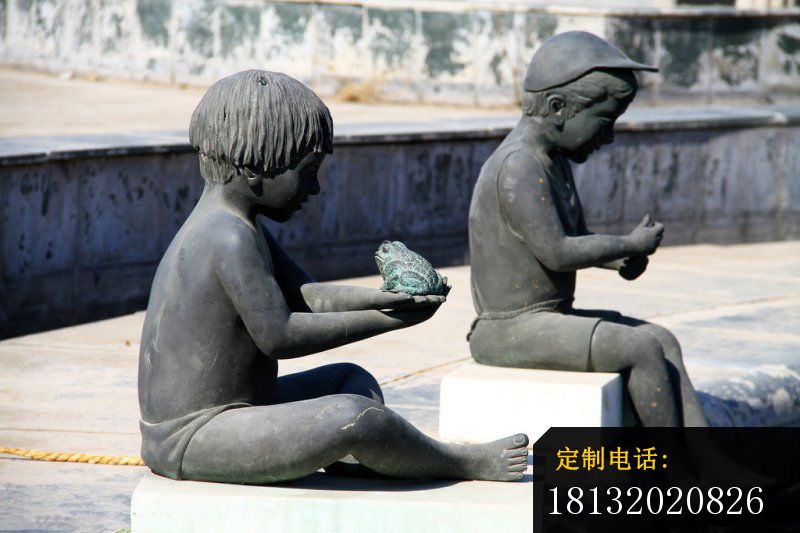 拿着青蛙的儿童铜雕，广场景观铜雕_800*533