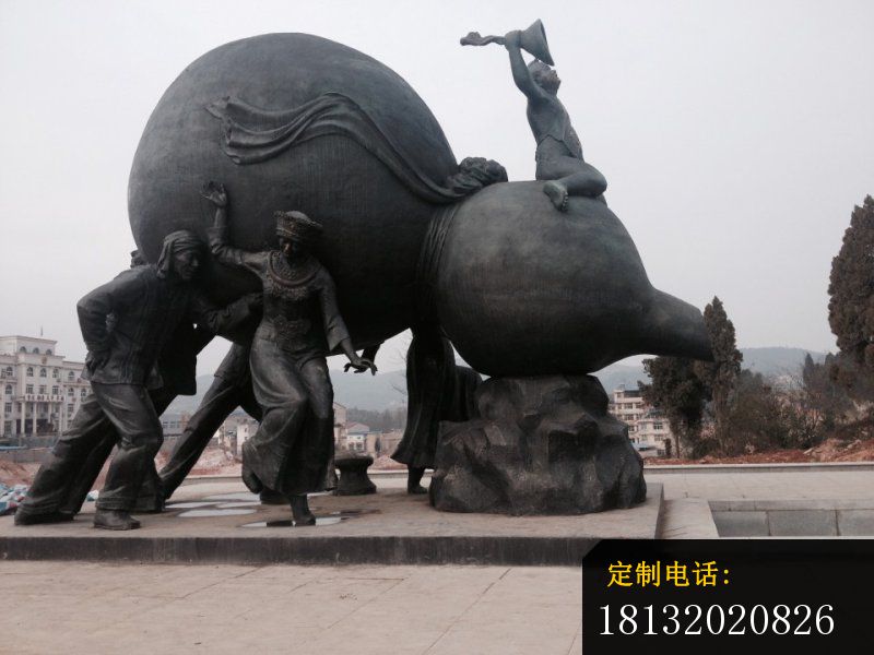 少数民族人物和大葫芦铜雕，广场景观铜雕_800*600
