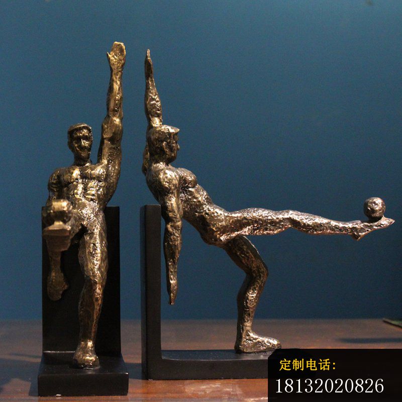 踢足球人物铜雕，公园人物铜雕_800*800