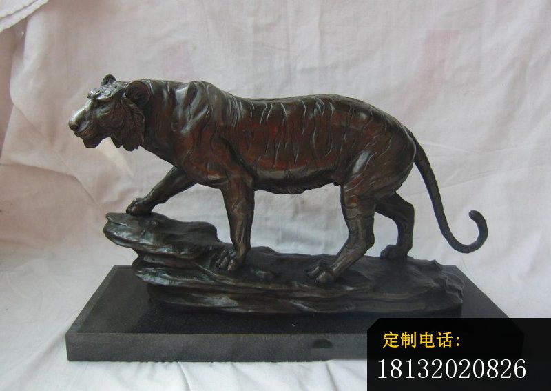 铜雕老虎，公园动物雕塑_800*567