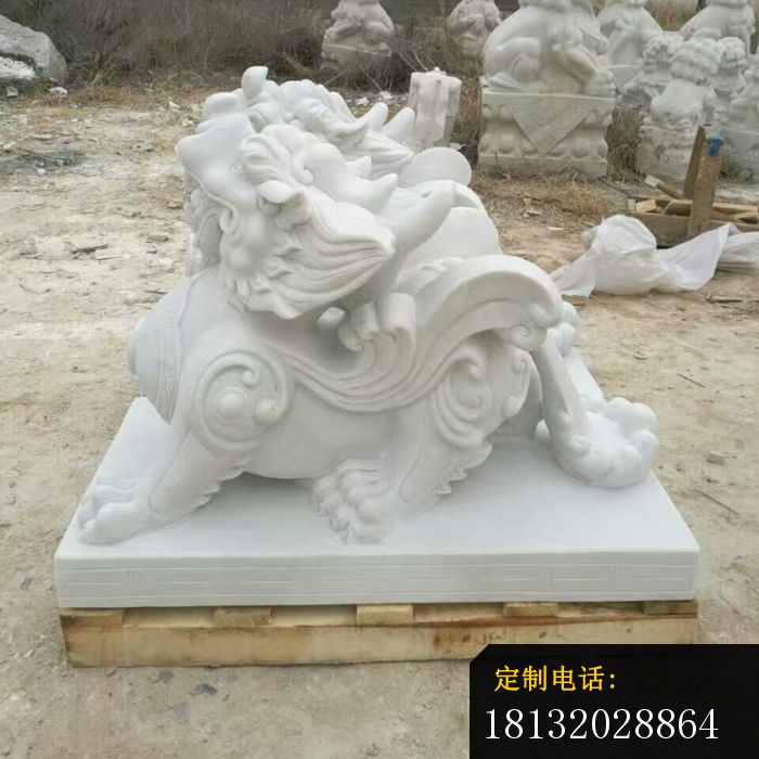 汉白玉貔貅石雕，门口招财貔貅雕塑_700*700