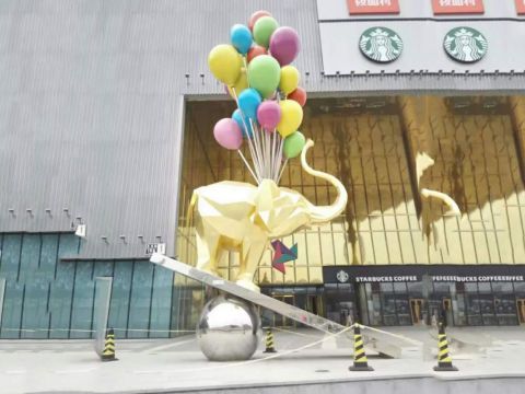 不锈钢小象踩球景观雕塑
