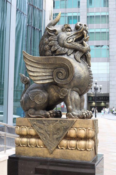柳州獬豸法院独角兽铜雕