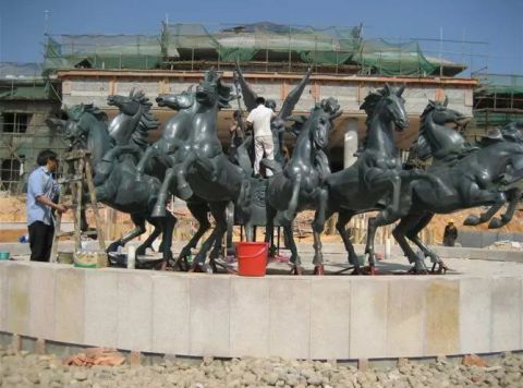 连云港阿波罗八匹马踏浪而来景观铜雕
