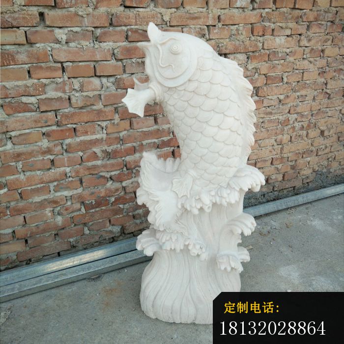 喷水鲤鱼石雕，公园石雕鲤鱼_700*700