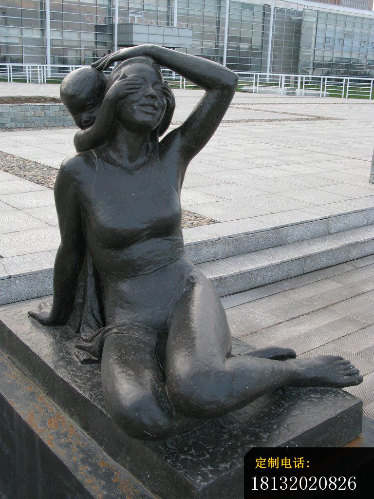 玩耍的母子铜雕，广场景观铜雕_768*1024