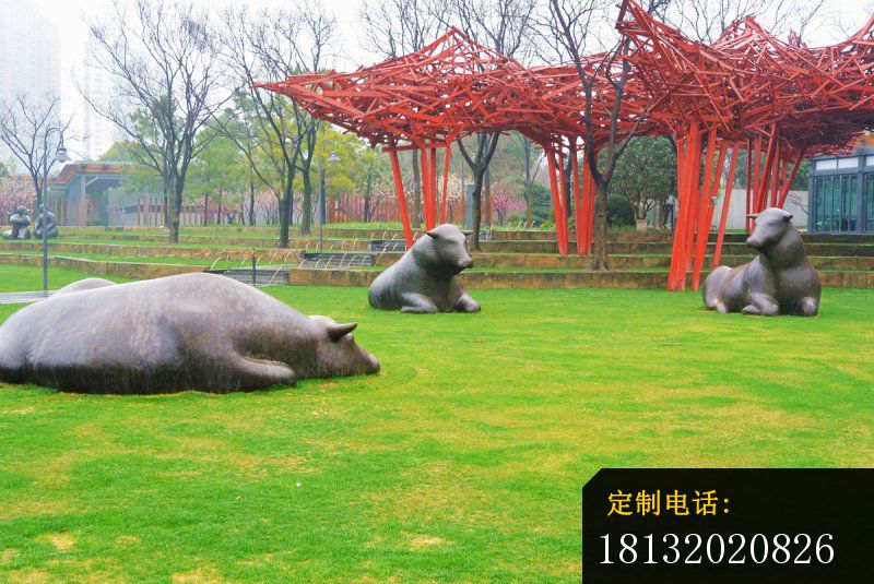 卧着的抽象牛铜雕，公园动物铜雕 (2)_800*535