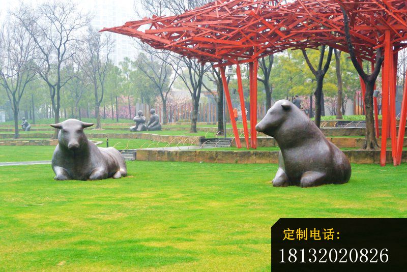 卧着的抽象牛铜雕，公园动物铜雕_800*535