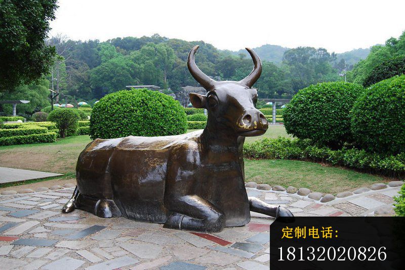 卧着的牛铜雕，公园动物铜雕 (2)_800*535
