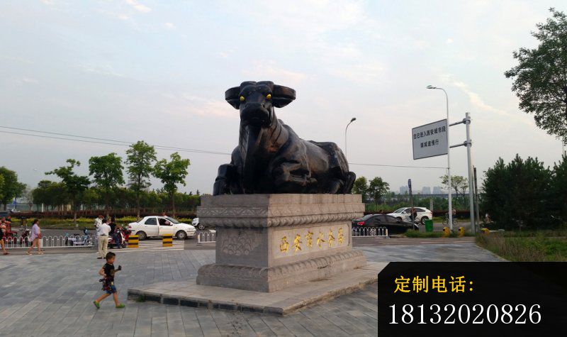 卧着的牛铜雕，广场动物铜雕_800*475