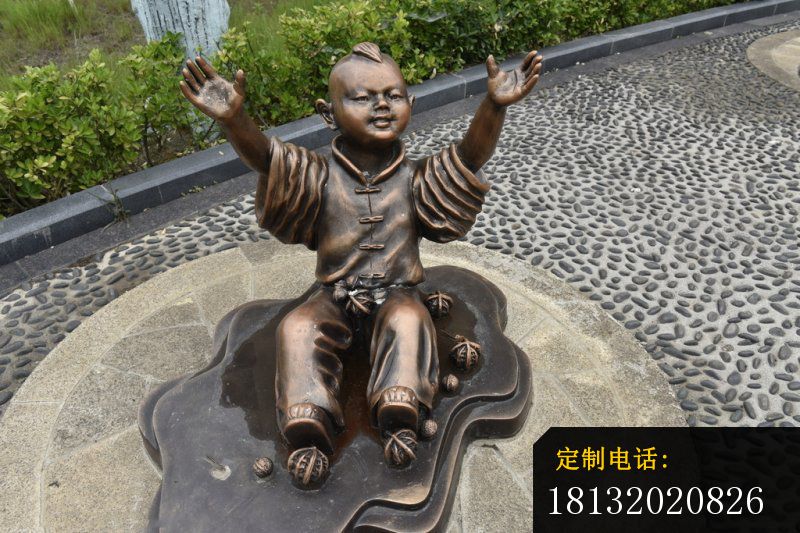 小男孩和核桃铜雕，公园人物铜雕_800*533