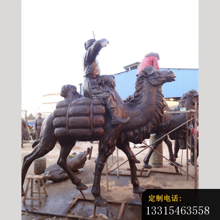铜雕广场骑骆驼人物_750*750