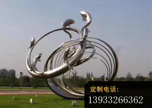 不锈钢草坪铁艺雕塑_600*426