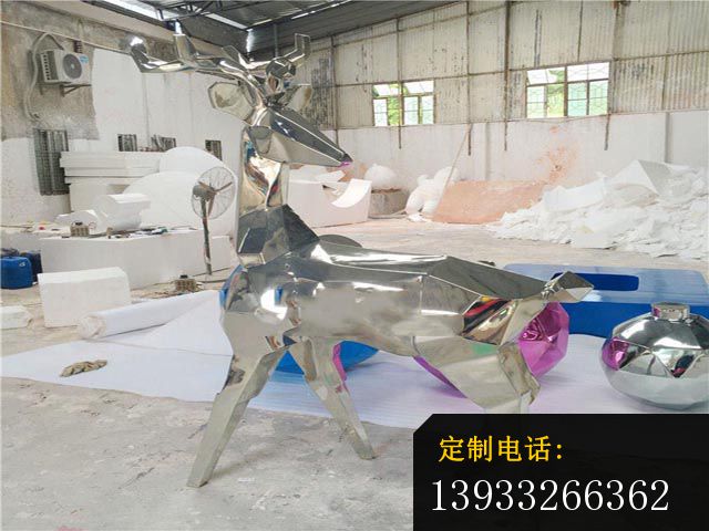 不锈钢锻造镜面鹿雕塑_640*480