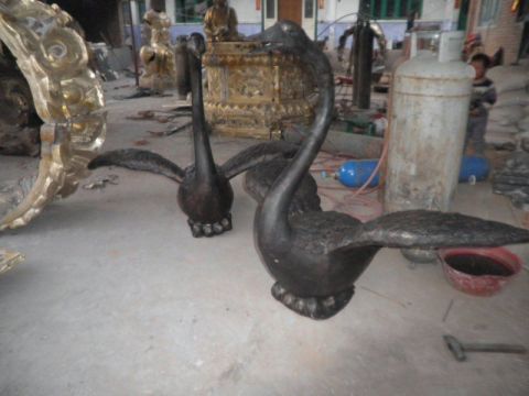 深圳公园仙鹤动物铜雕