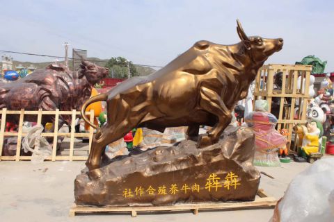 合作社铜牛雕塑