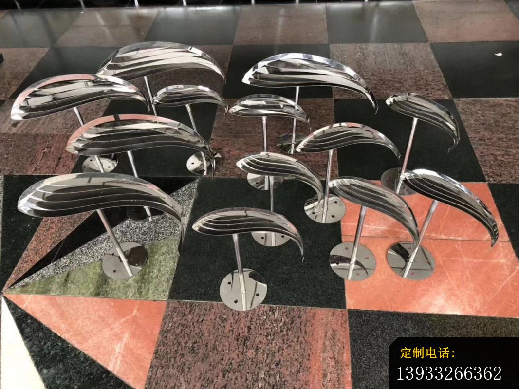 不锈钢室内鱼群雕塑_1066*799