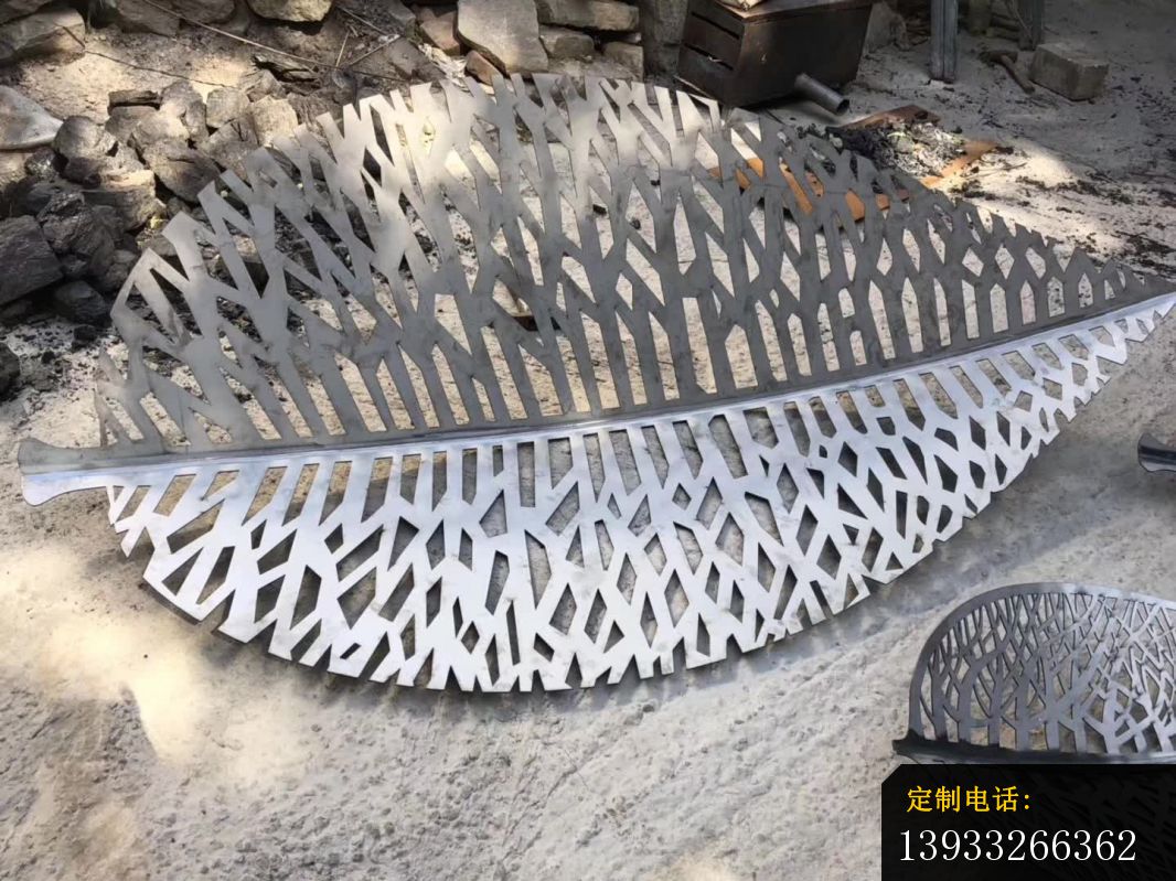 不锈钢树叶装饰雕塑_1066*799