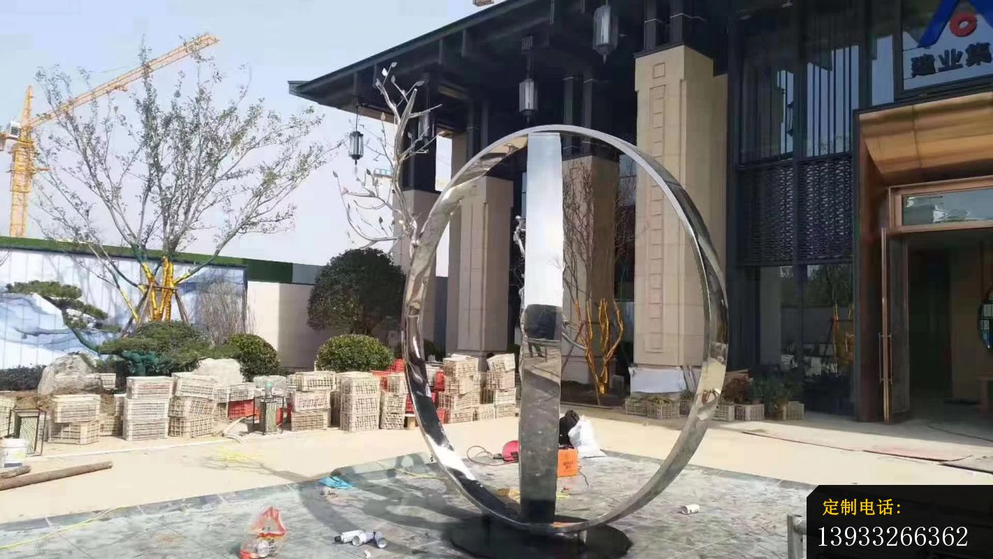 园林不锈钢圆环和树枝雕塑_1422*800