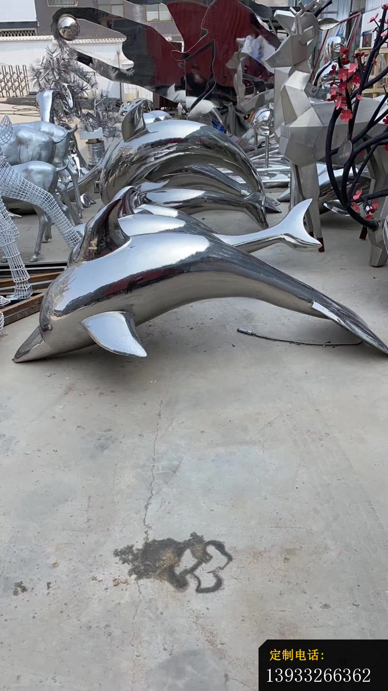 镜面不锈钢跳跃海豚创意雕塑_800*1422
