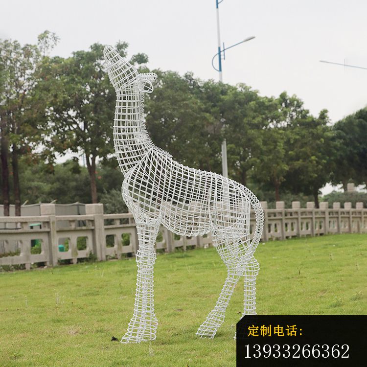 不锈钢镂空长颈鹿装饰雕塑_750*750