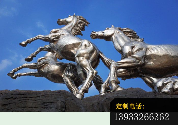 广场不锈钢奔跑的马造型雕塑_700*494