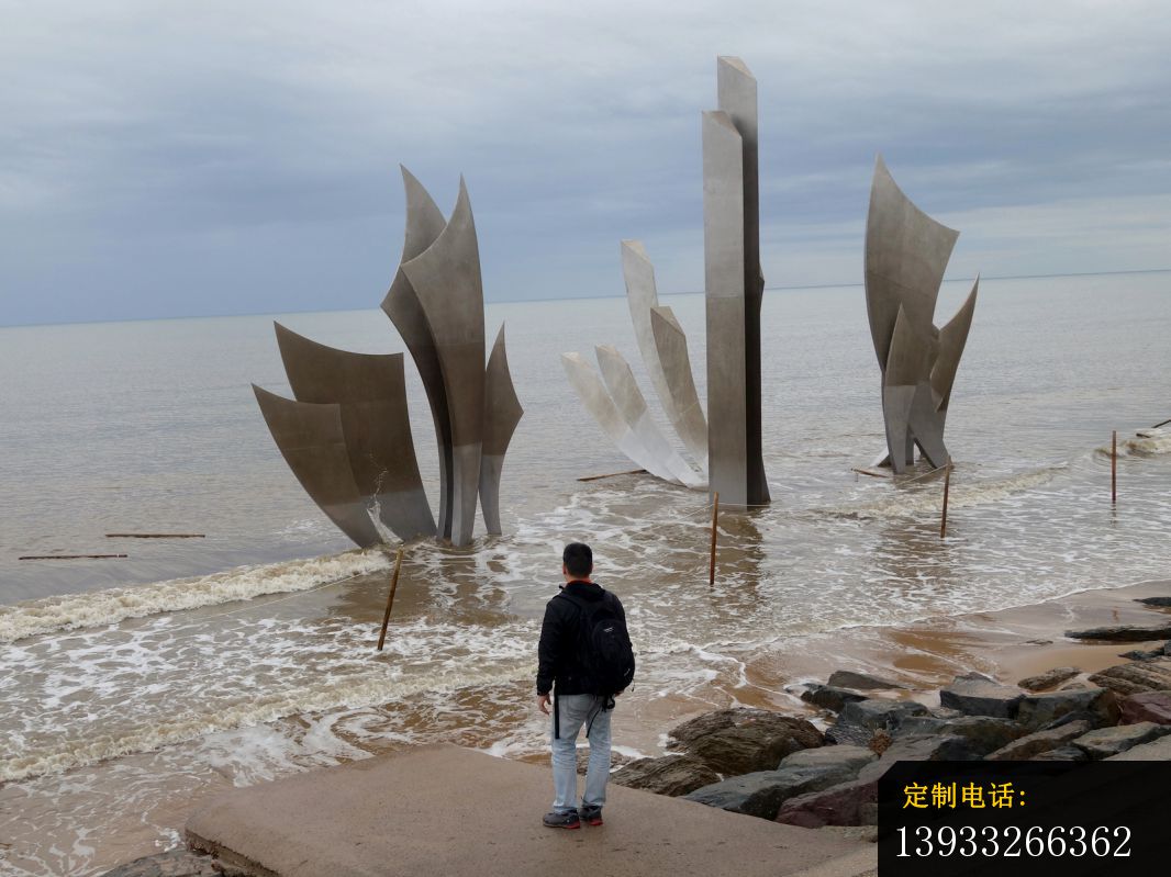 海边不锈钢船帆景观雕塑_1066*799