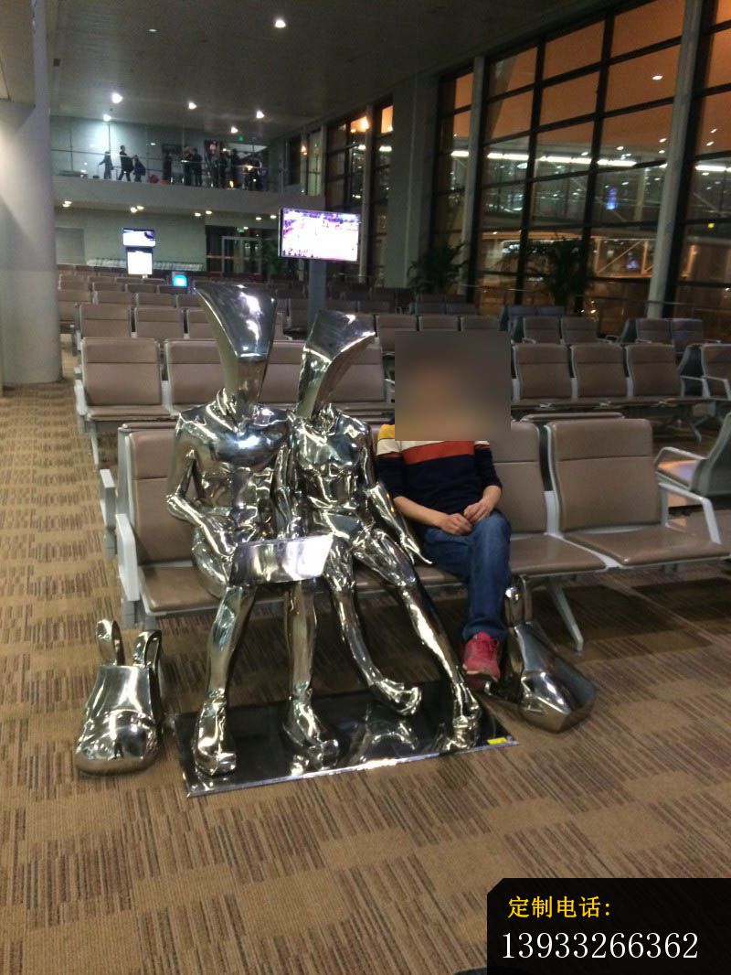 不锈钢抽象看电脑人物雕塑_800*1066