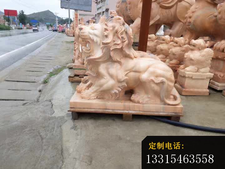 晚霞红狮子雕塑_720*540